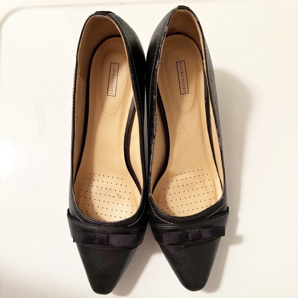 Laura Scott Pumps Size 10M Black Pointed Toe Bow Kitten Heel Shari